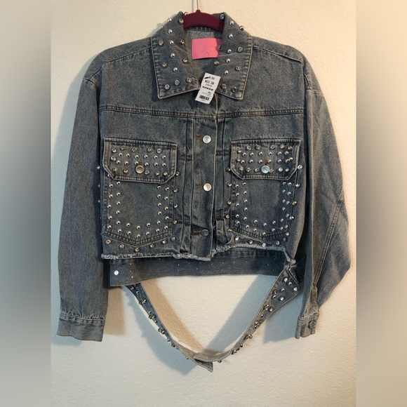 AKIRA PLAYER APPLIQUÉ STUDDED DENIM JACKET SIZE: SMALL - Picture 2 of 9